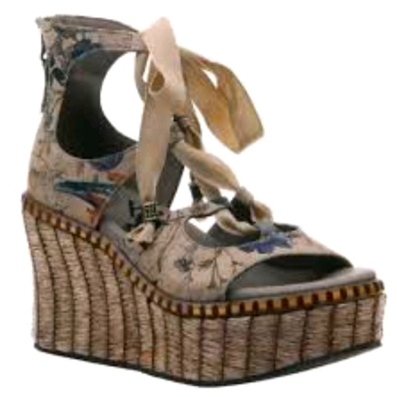OTBT Shoes - OTBT Kentucky Floral Print Leather Platform Lace Up Wedge Sandals Taupe‎ Sz 6.5